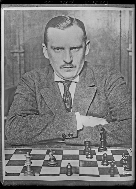 Portrait d'Alexandre Alekhine photographié en 1922