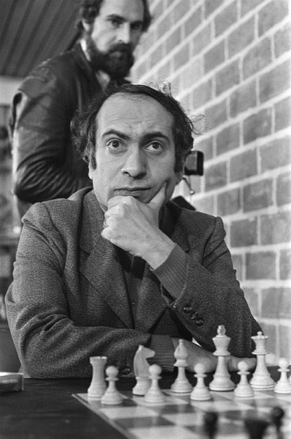 Portrait de Mikhaïl Tal au tournoi de Wijk aan Zee en 1976